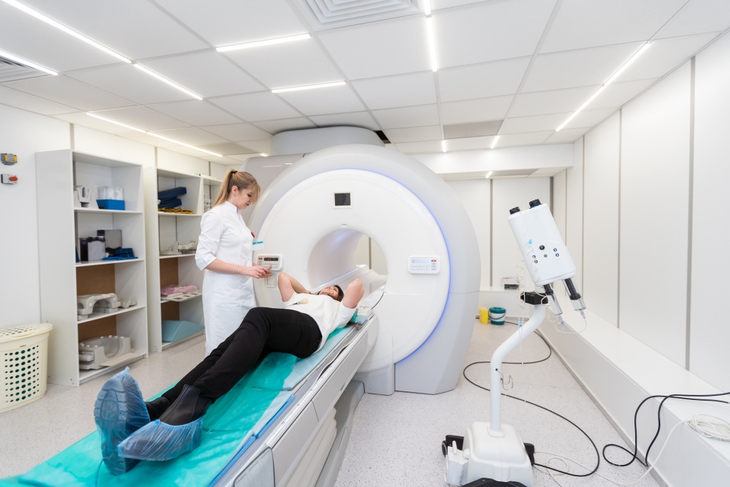 Magnetna rezonanca 1.5T – MRI endokranijuma sa angiografijom i venografijom u ExpertMRI, Sremska Mitrovica