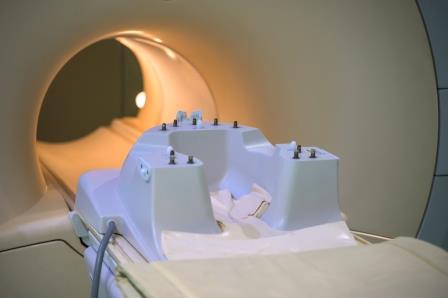 MRI pregled glave sa 20% popusta ExpertMRI aparat 3T u radu Tim stručnjaka u MRI dijagnostici Zakazivanje MRI bez liste čekanja Letnja MRI akcija u ExpertMRI