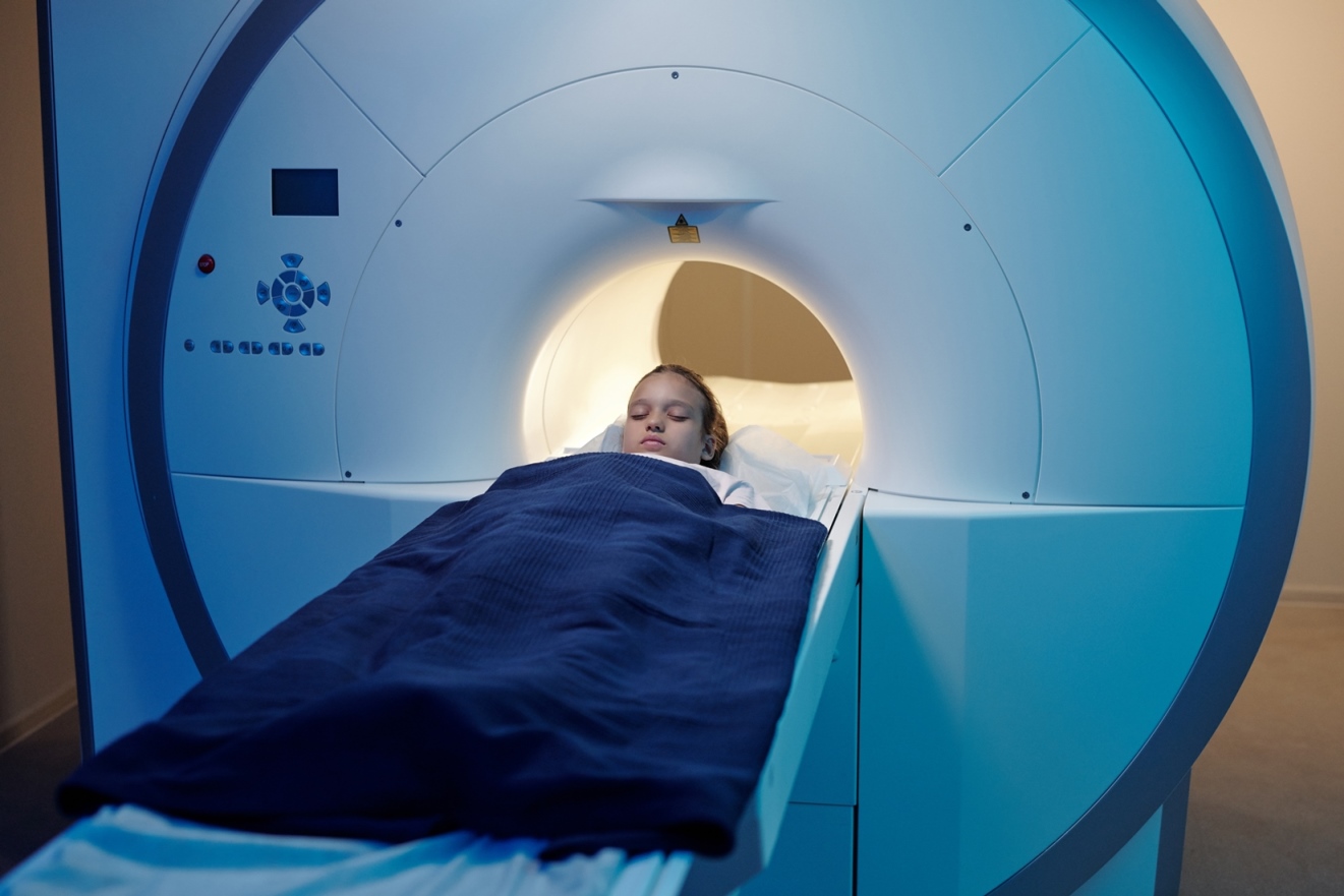 Savremena dijagnostika uz popust ExpertMRI nudi 20% manje do 30. juna MRI aparat za savremenu dijagnostiku ExpertMRI tim u radu MRI glave sa popustom Letnja dijagnostička akcija Pacijent tokom MRI pregleda